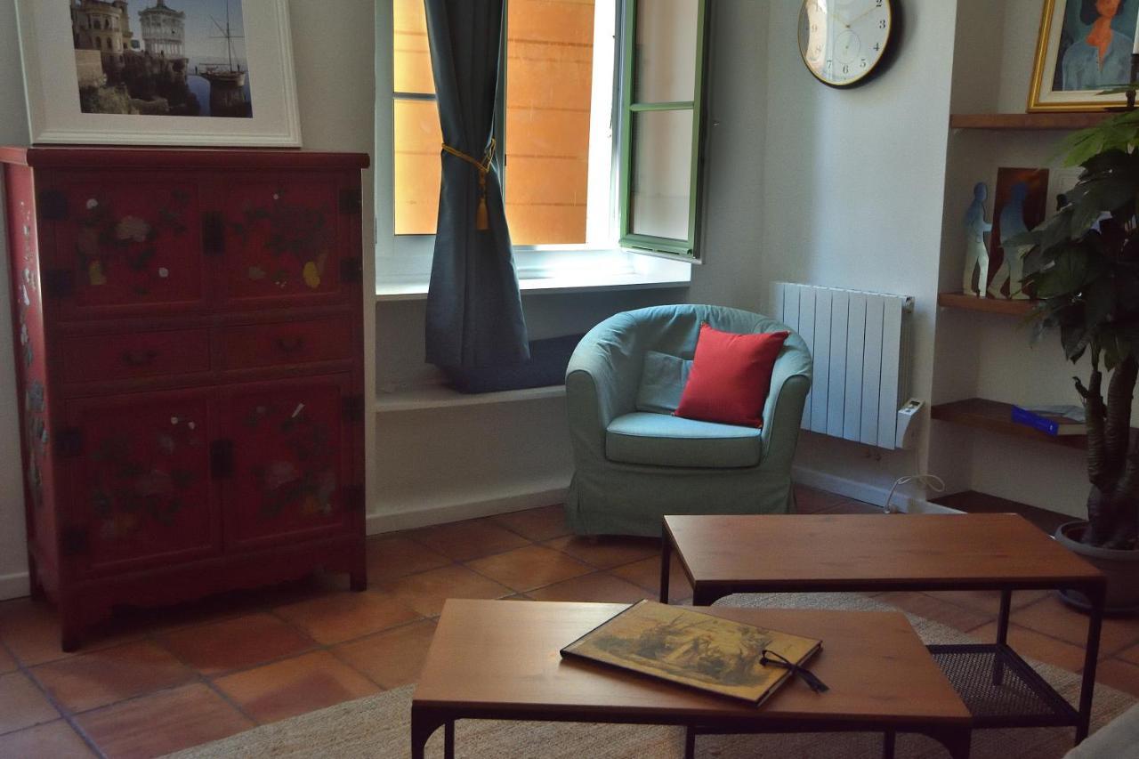 Apartment 33 On The Old Historic Senate Square Niza Exterior foto