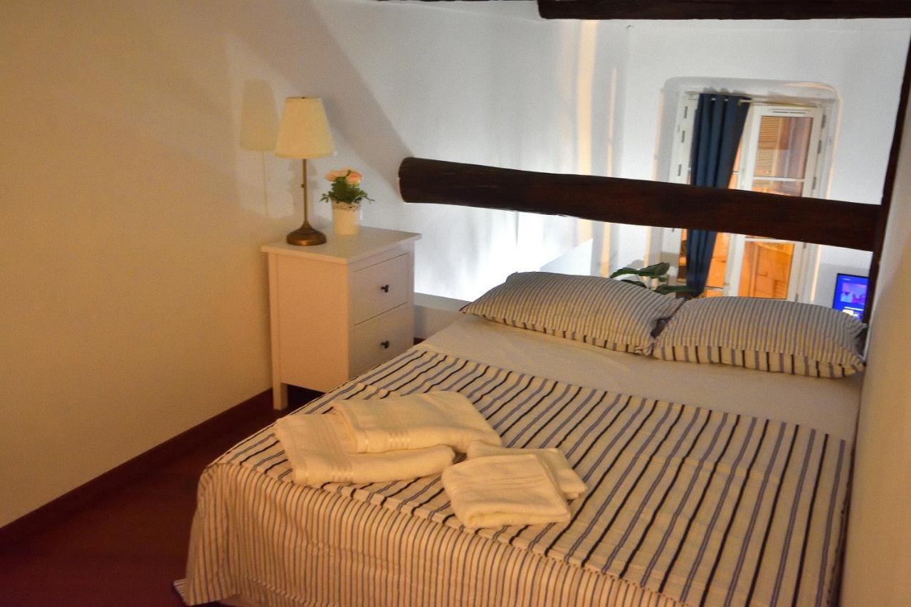 Apartment 33 On The Old Historic Senate Square Niza Exterior foto
