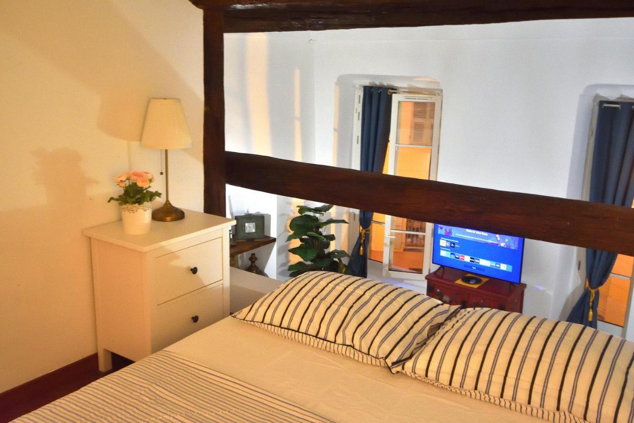 Apartment 33 On The Old Historic Senate Square Niza Exterior foto