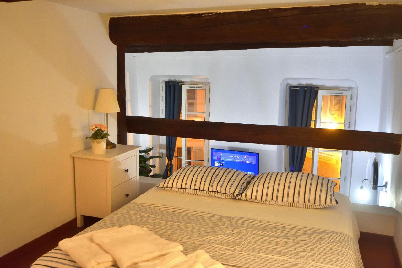 Apartment 33 On The Old Historic Senate Square Niza Exterior foto
