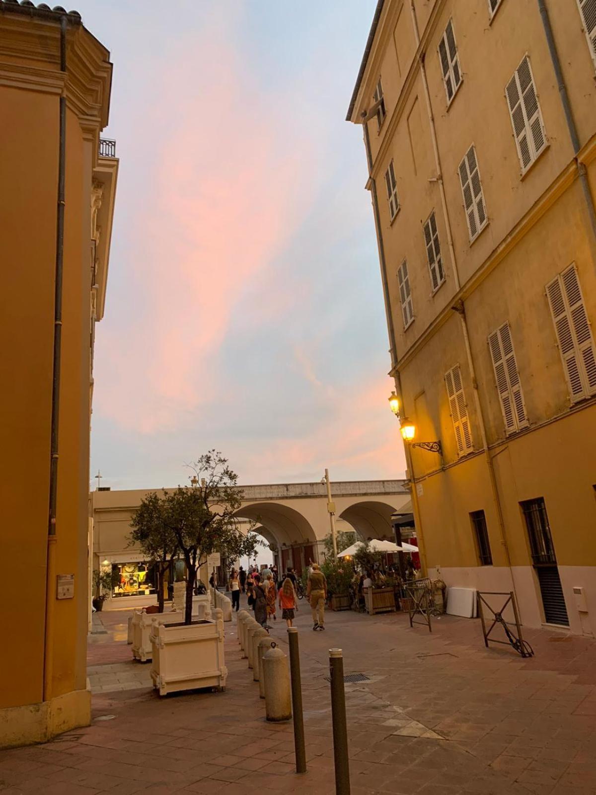 Apartment 33 On The Old Historic Senate Square Niza Exterior foto