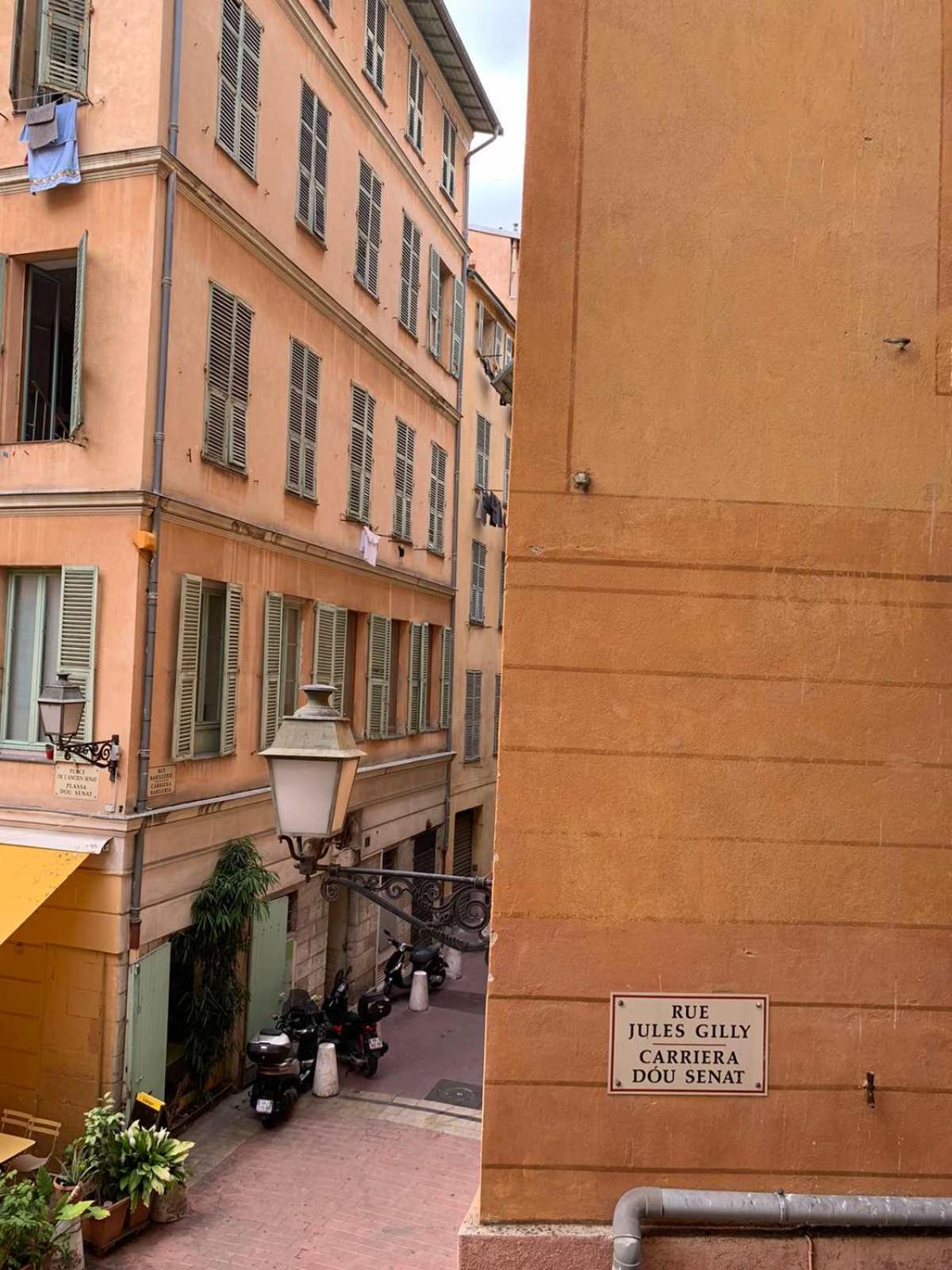 Apartment 33 On The Old Historic Senate Square Niza Exterior foto